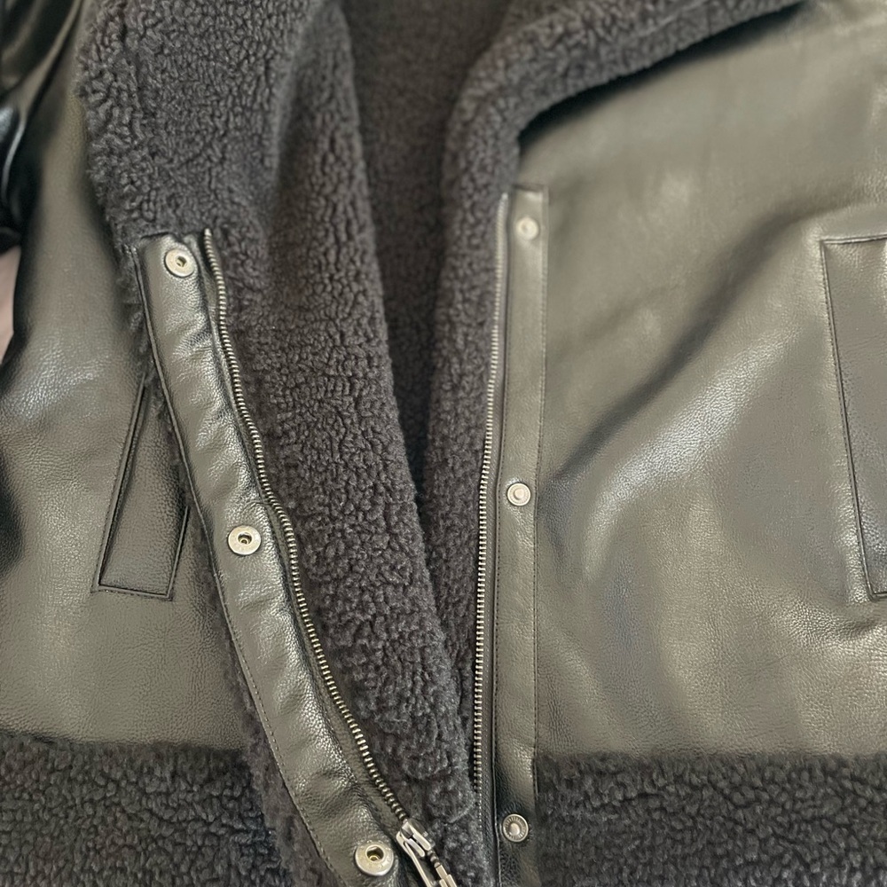 Levi’s Faux Leather Jacket - Picture 7 of 13